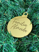 Carregar imagem no visualizador da galeria, Bola Natal - Família
